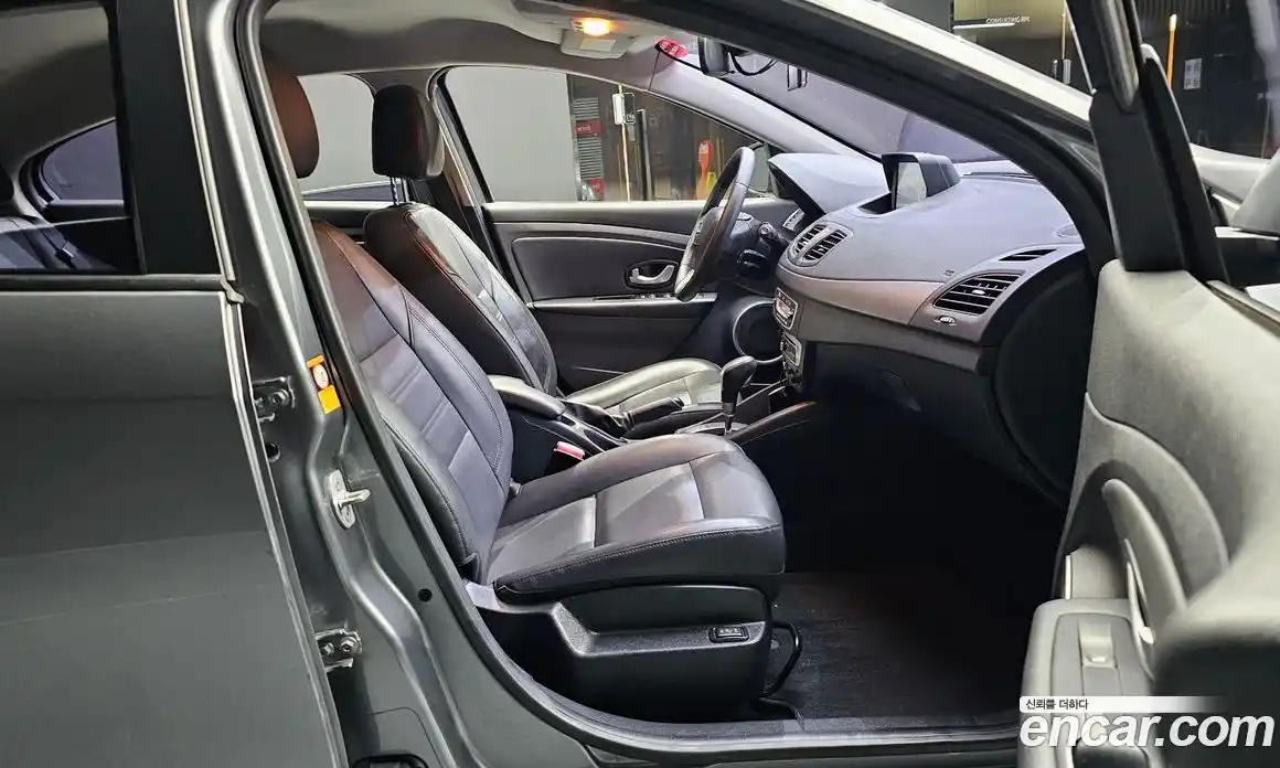 Renault SM3 2017 1.6 Автомат в Москве № 138401, фото 13