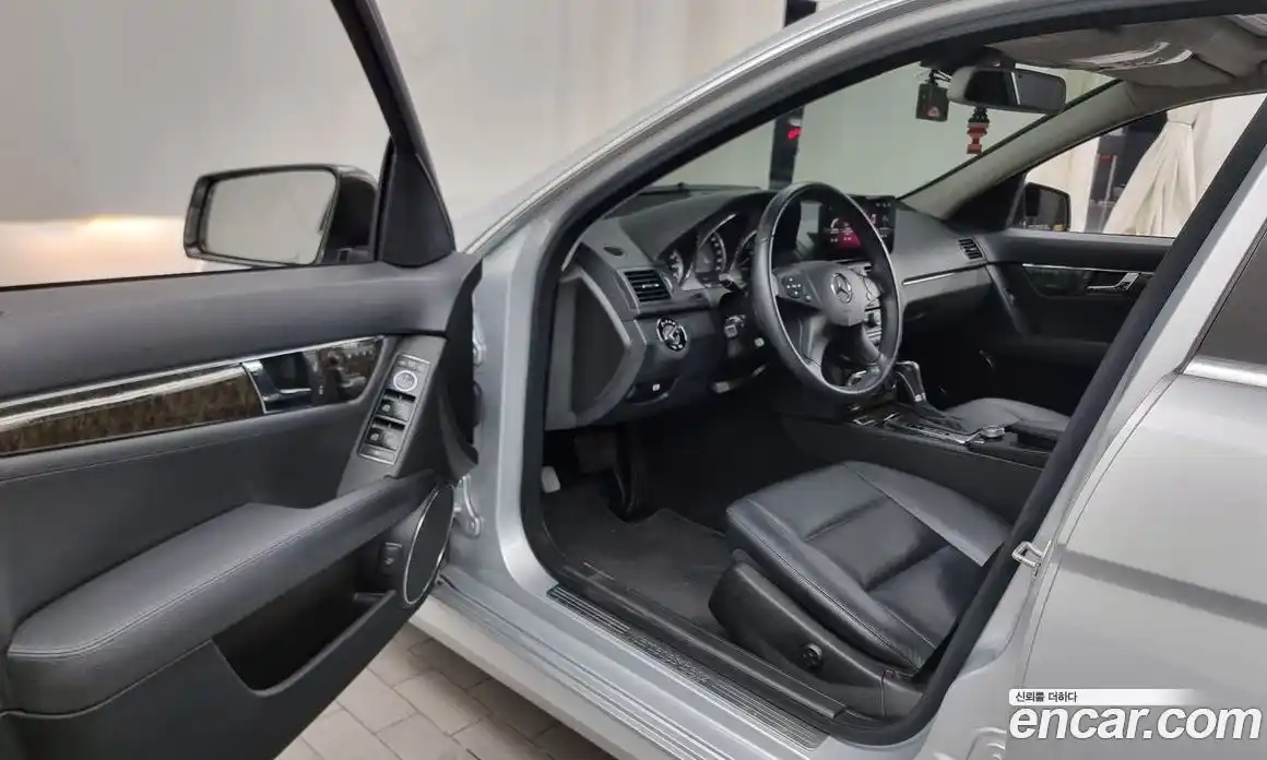 Mercedes-Benz C-Class 2010 2.5 Автомат в Москве № 140089, фото 17