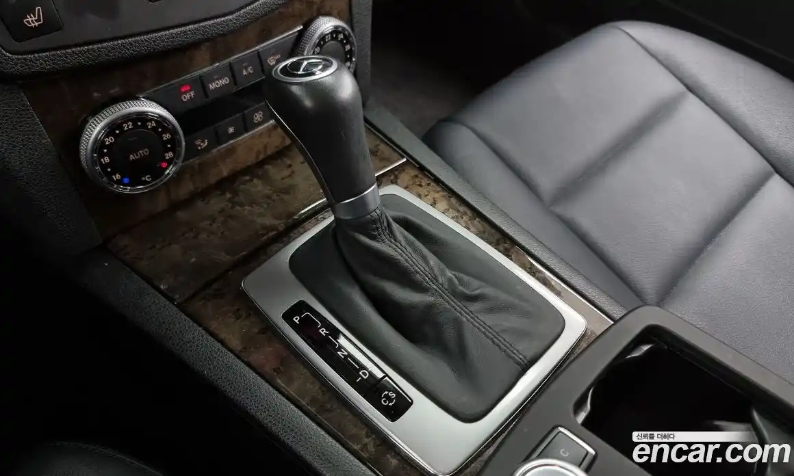 Mercedes-Benz C-Class 2010 2.5 Автомат в Москве № 140089, фото 19