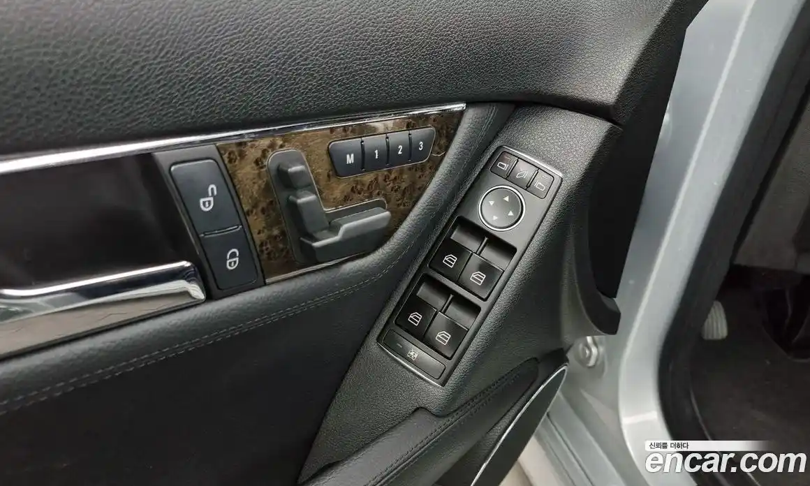 Mercedes-Benz C-Class 2010 2.5 Автомат в Москве № 140089, фото 20