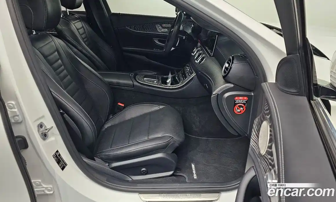 Mercedes-Benz E-Class 2022 2.0 Автомат в Москве № 141303, фото 4