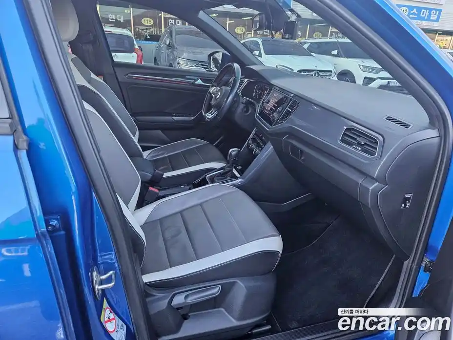 Volkswagen T-Roc 2021 2.0 Автомат в Москве № 142499, фото 18