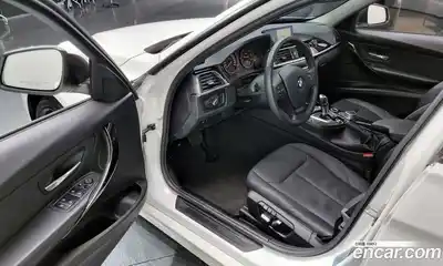 BMW 3-Series 2018 2.0 Автомат в Москве № 154498, миниатюра 11