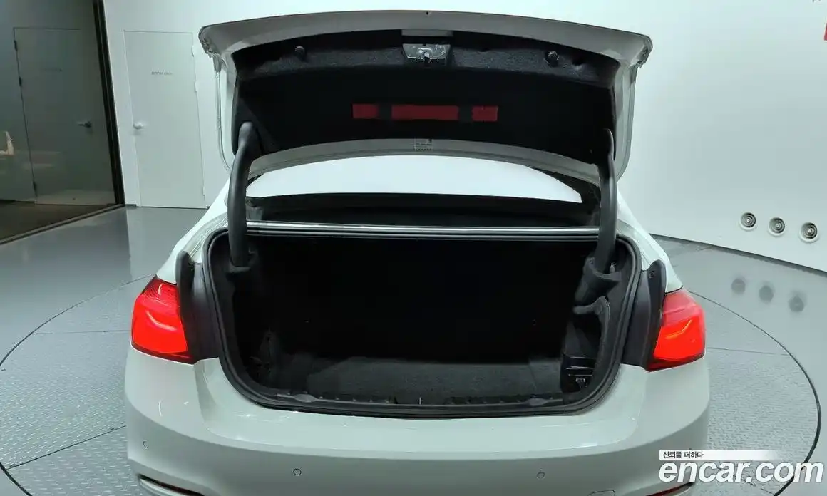 BMW 3-Series 2018 2.0 Автомат в Москве № 154498, фото 13