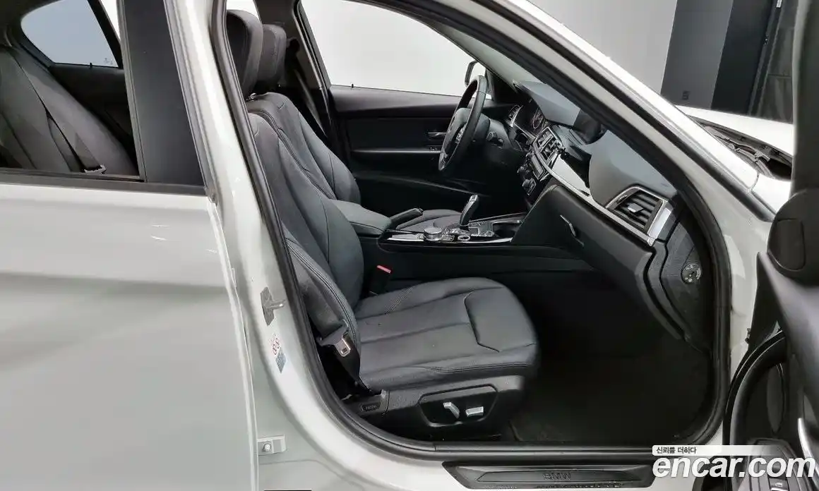 BMW 3-Series 2018 2.0 Автомат в Москве № 154498, фото 18