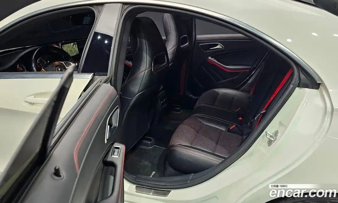 Mercedes-Benz CLA-Class 2016 2.0 Автомат в Москве № 160579, фото 17