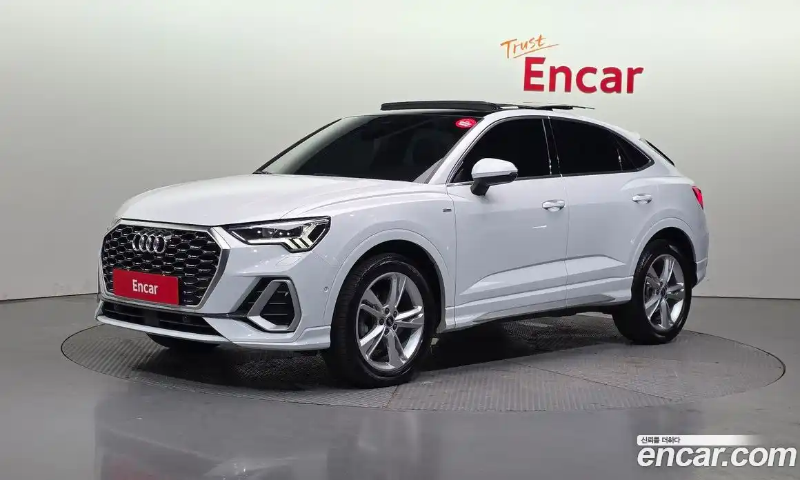 Audi Q3 2023 2.0 Автомат в Москве № 162725, фото 1