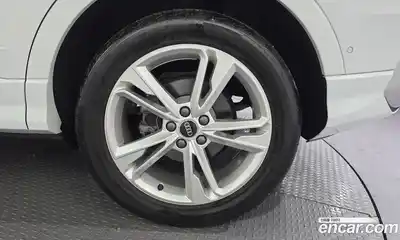 Audi Q3 2023 2.0 Автомат в Москве № 162725, миниатюра 5