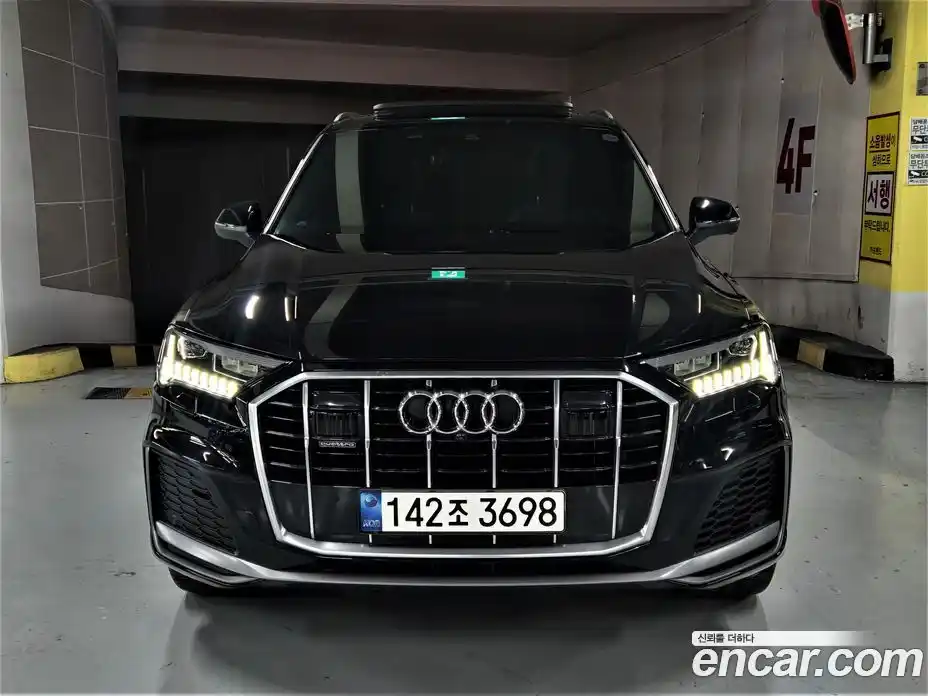 Audi Q7 2021 3.0 Автомат в Москве № 162862, фото 3