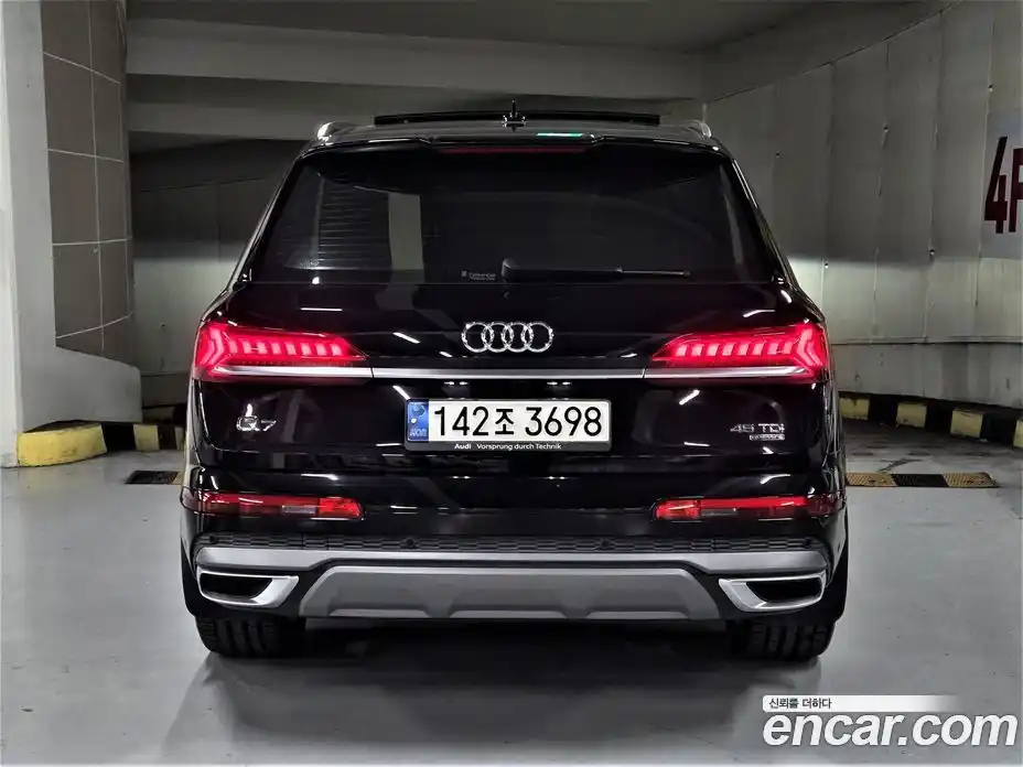 Audi Q7 2021 3.0 Автомат в Москве № 162862, фото 4