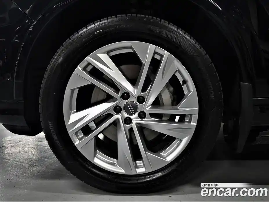 Audi Q7 2021 3.0 Автомат в Москве № 162862, фото 5