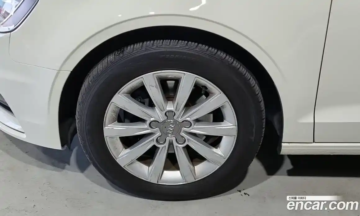 Audi A3 2015 1.6 Автомат в Москве № 164024, фото 12