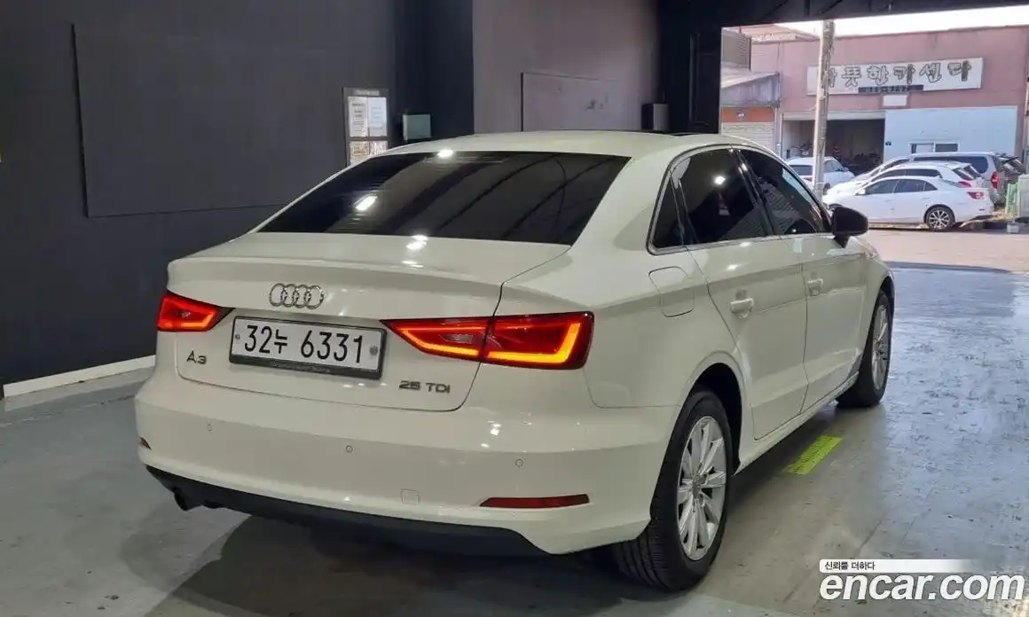 Audi A3 2015 1.6 Автомат в Москве № 164024, фото 13