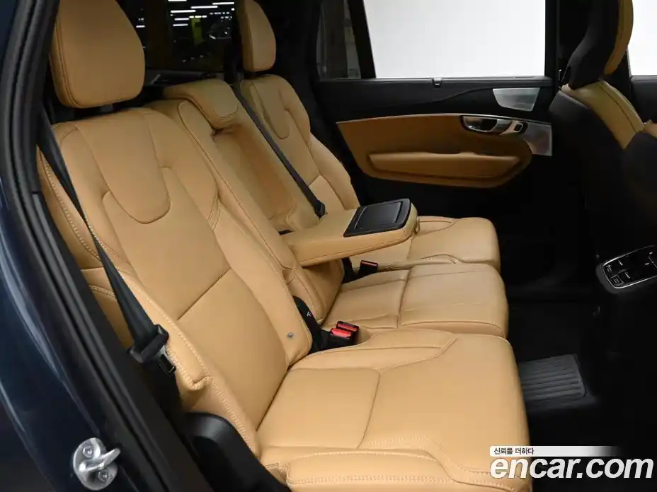 Volvo XC90 2024 2.0 Автомат в Москве № 164149, фото 12