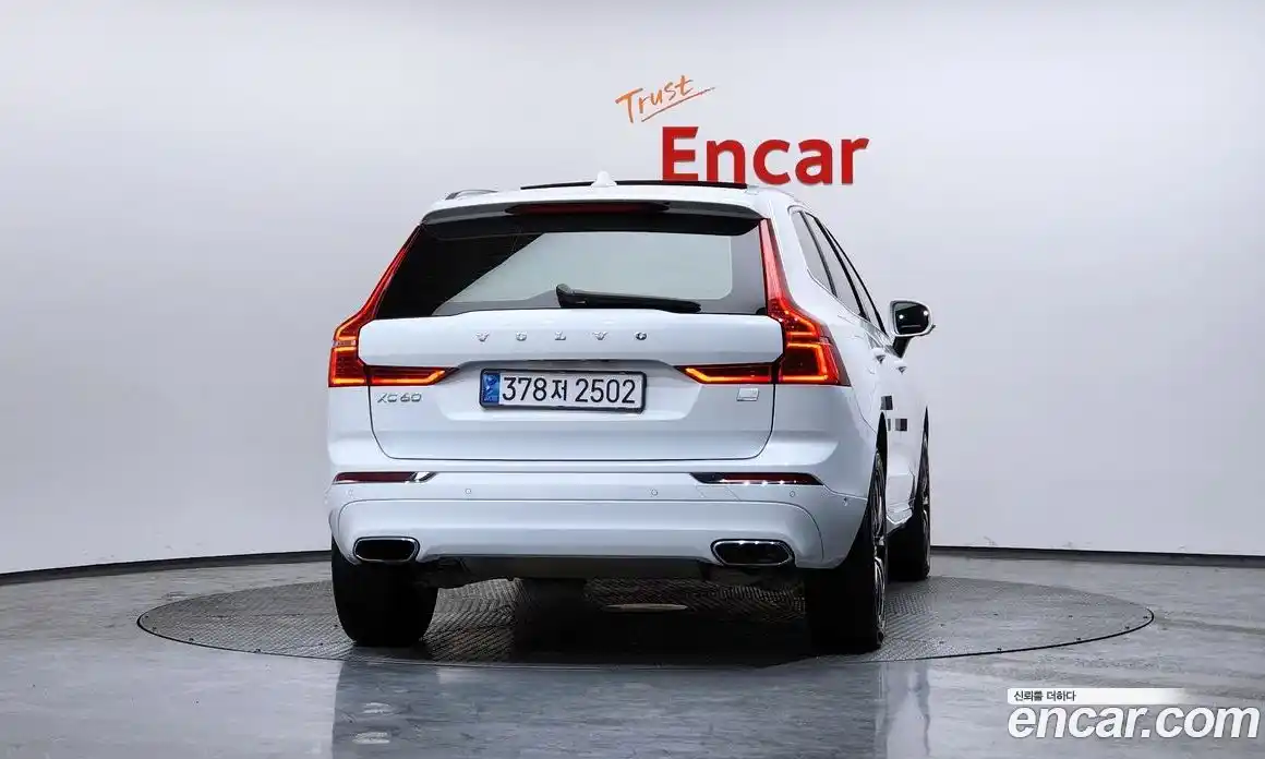 Volvo XC60 2021 2.0 Автомат в Москве № 164676, фото 1