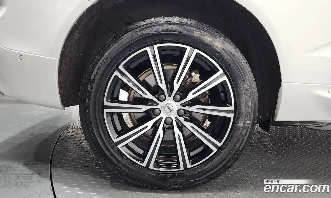 Volvo XC60 2021 2.0 Автомат в Москве № 164676, фото 18