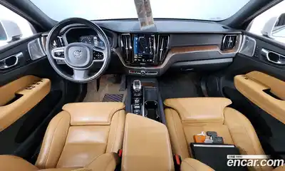 Volvo XC60 2021 2.0 Автомат в Москве № 164676, миниатюра 2