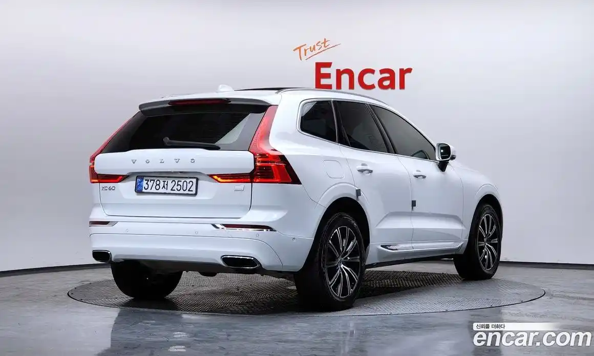 Volvo XC60 2021 2.0 Автомат в Москве № 164676, фото 10