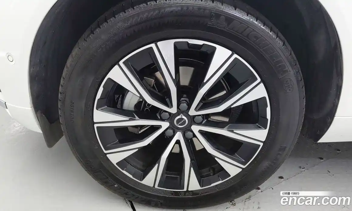 Volvo XC60 2023 2.0 Автомат в Москве № 164755, фото 17