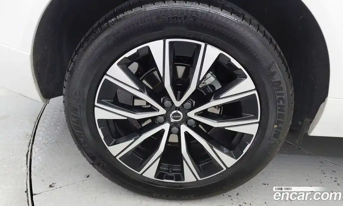 Volvo XC60 2023 2.0 Автомат в Москве № 164755, фото 19