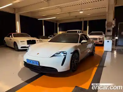 Porsche Taycan, 2023