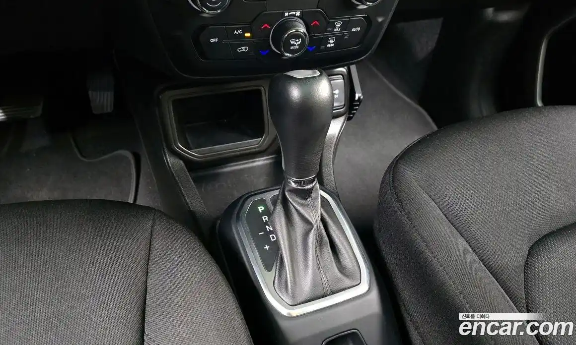 Jeep Renegade 2021 2.4 Автомат в Москве № 169462, фото 9