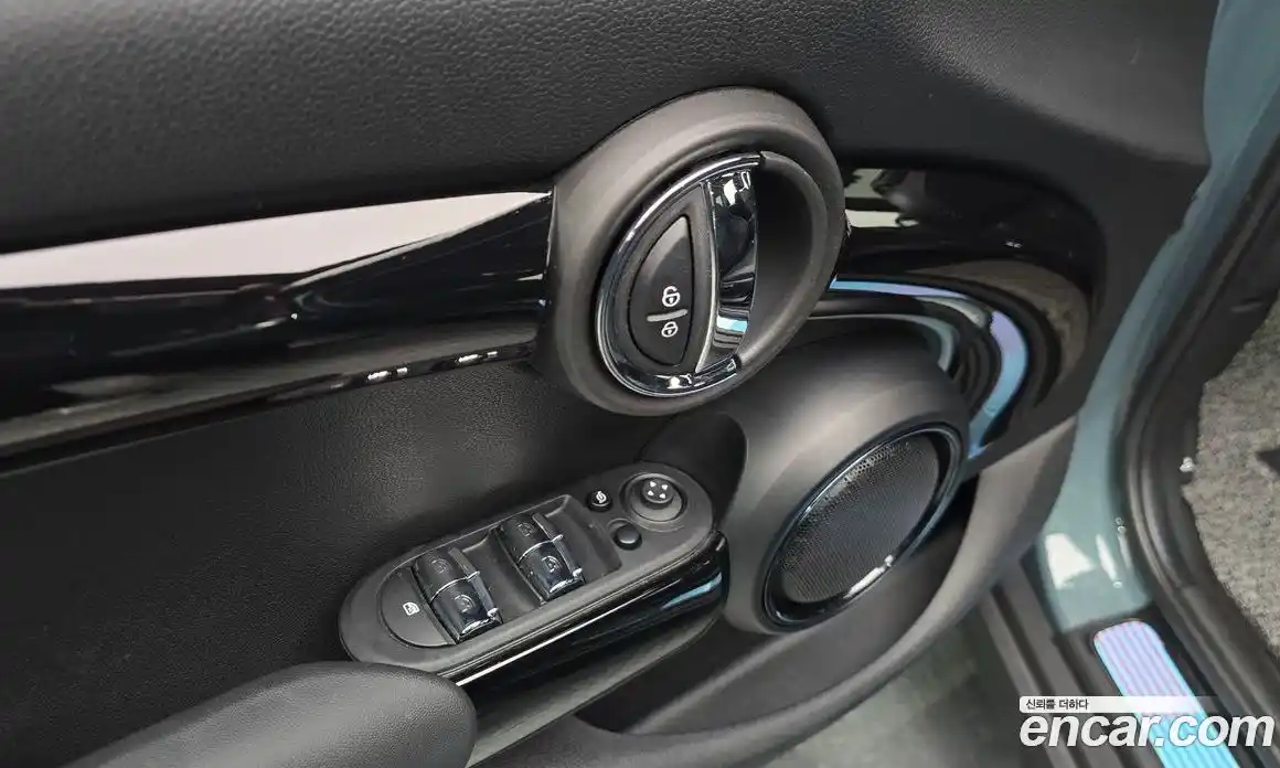 Mini Cooper 2023 2.0 Автомат в Москве № 172229, фото 17