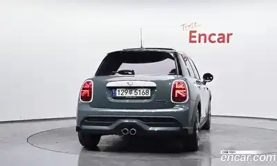 Mini Cooper 2023 2.0 Автомат в Москве № 172229, миниатюра 4