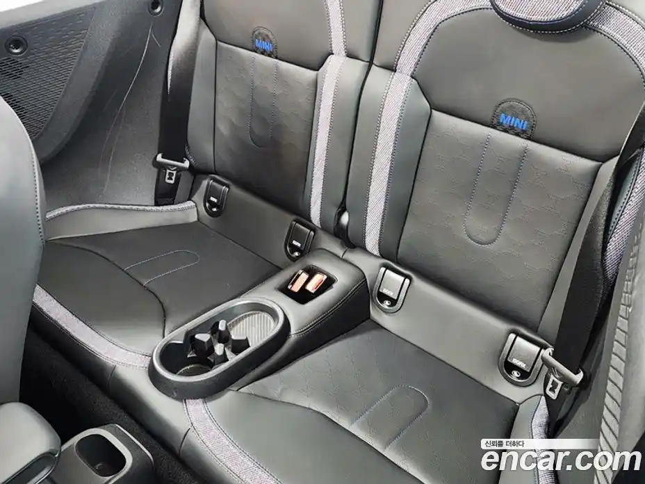 Mini Cooper Convertible 2025 2.0 Автомат в Москве № 172232, фото 11