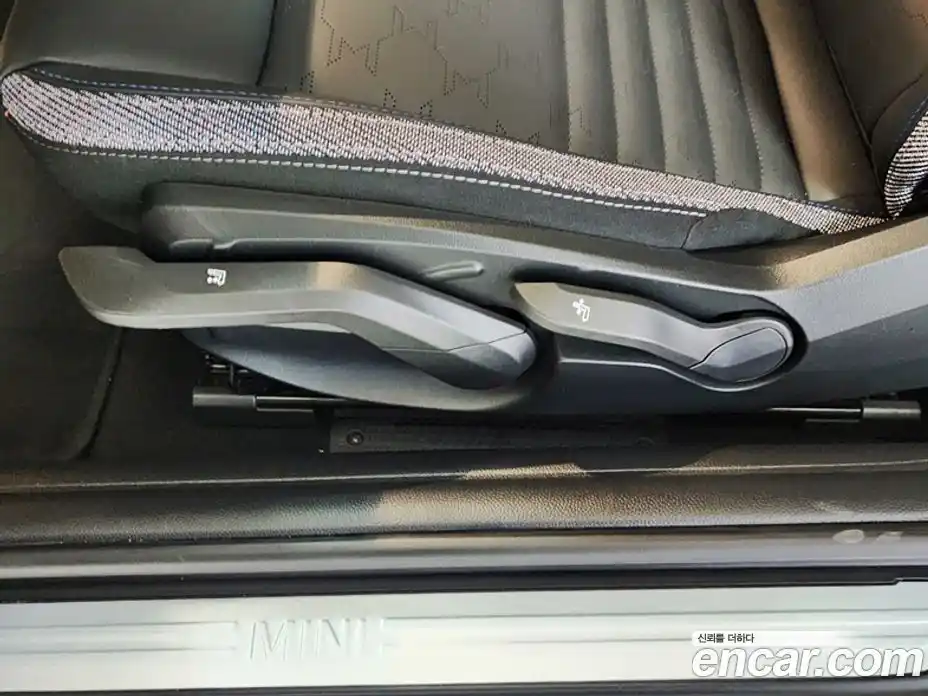 Mini Cooper Convertible 2025 2.0 Автомат в Москве № 172232, фото 18