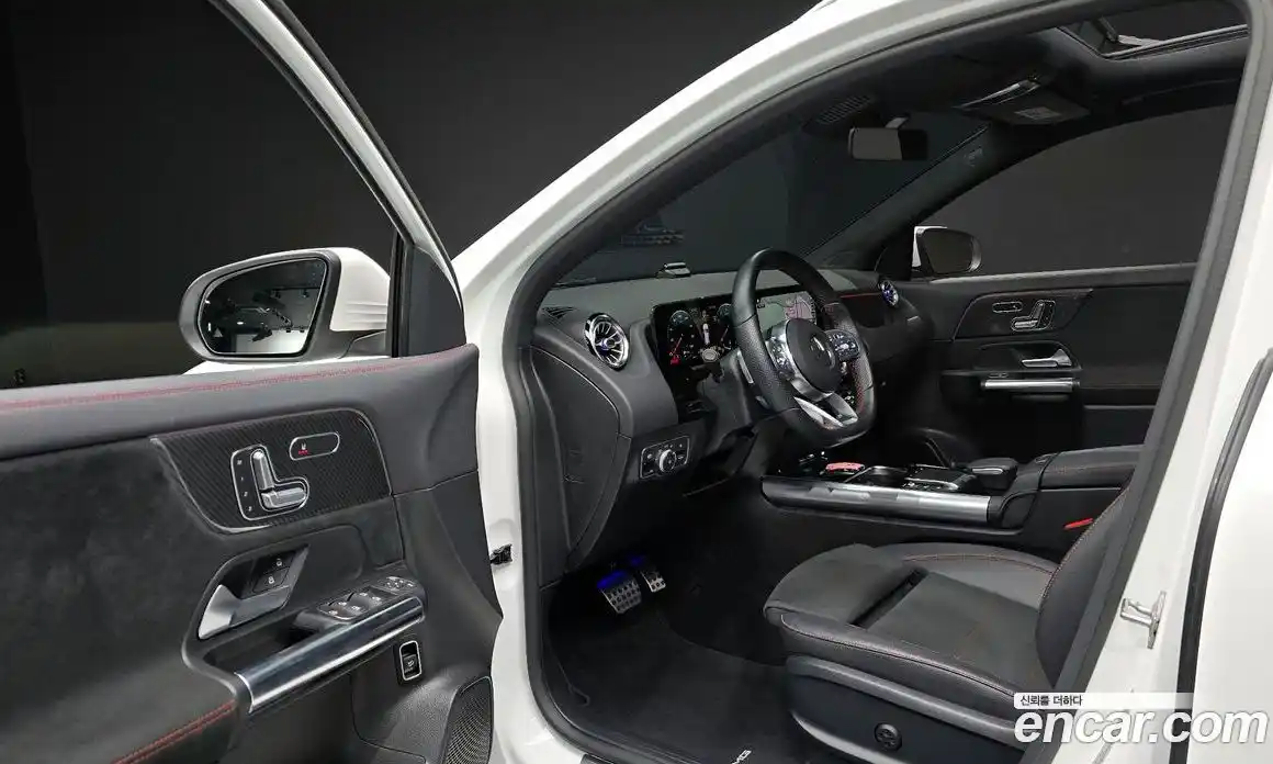 Mercedes-Benz GLA-Class 2021 2.0 Автомат в Москве № 178066, фото 11