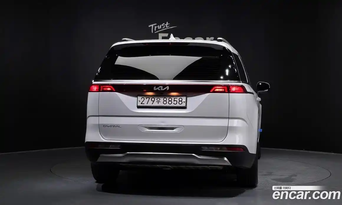 Kia Canival 2023 2.2 Автомат в Москве № 18458, фото 7