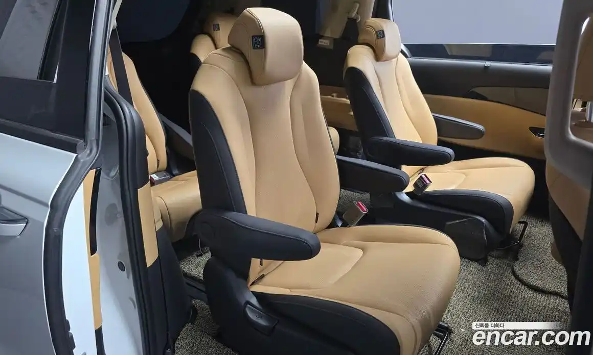 Kia Canival 2023 2.2 Автомат в Москве № 18458, фото 8