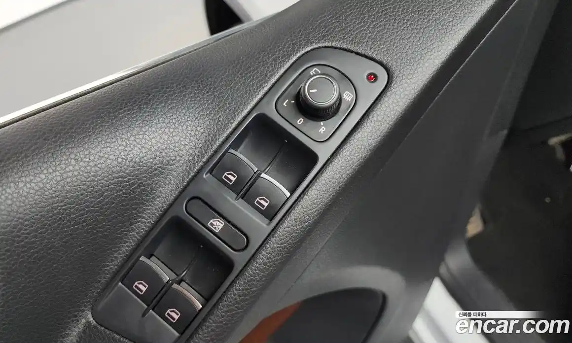 Volkswagen Tiguan 2016 2.0 Автомат в Москве № 193331, фото 15