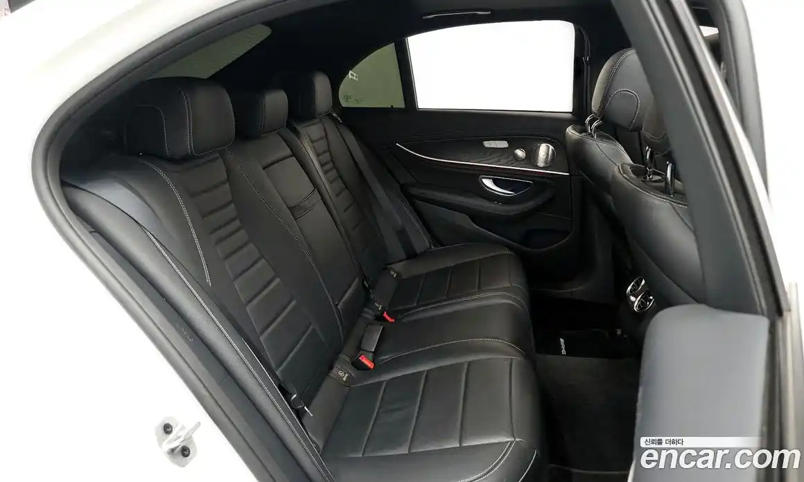 Mercedes-Benz E-Class 2022 1.9 Автомат в Москве № 194316, фото 12