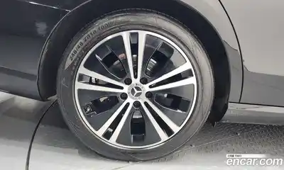 Mercedes-Benz E-Class 2021 2.0 Автомат в Москве № 194328, миниатюра 4