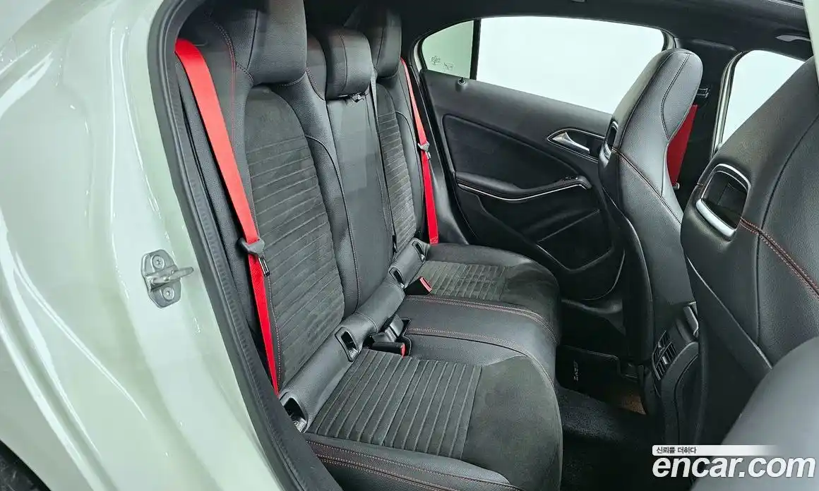 Mercedes-Benz A-Class 2018 2.0 Автомат в Москве № 194405, фото 12