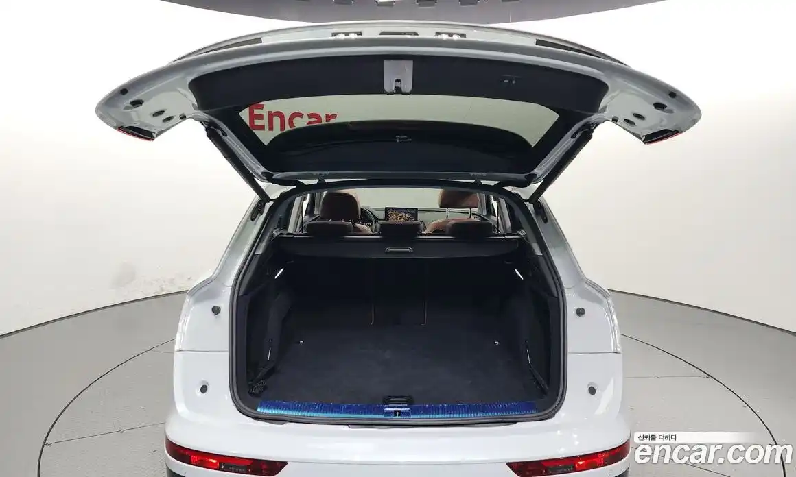 Audi Q5 2023 2.0 Автомат в Москве № 196184, фото 3