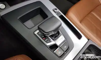 Audi Q5 2023 2.0 Автомат в Москве № 196184, миниатюра 5