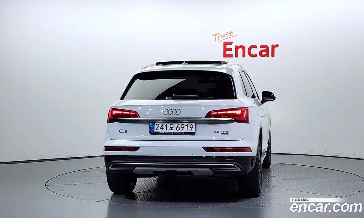 Audi Q5 2023 2.0 Автомат в Москве № 196184, фото 8