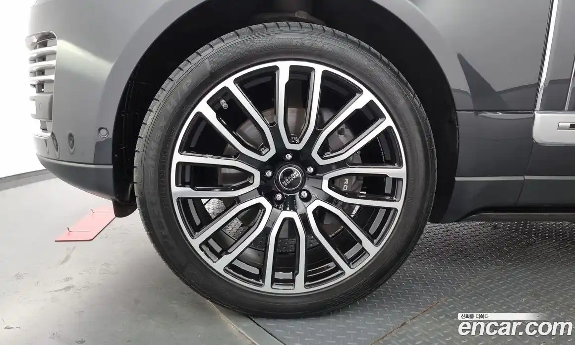 Land Rover Range-Rover 2019 4.4 Автомат в Москве № 198311, фото 3