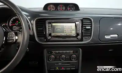 Volkswagen Beatle 2015 2.0 Автомат в Москве № 211758, миниатюра 11