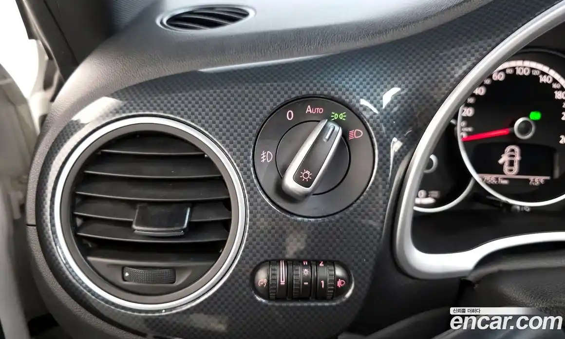 Volkswagen Beatle 2015 2.0 Автомат в Москве № 211758, фото 5