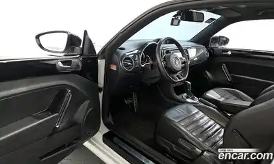 Volkswagen Beatle 2015 2.0 Автомат в Москве № 211758, миниатюра 7