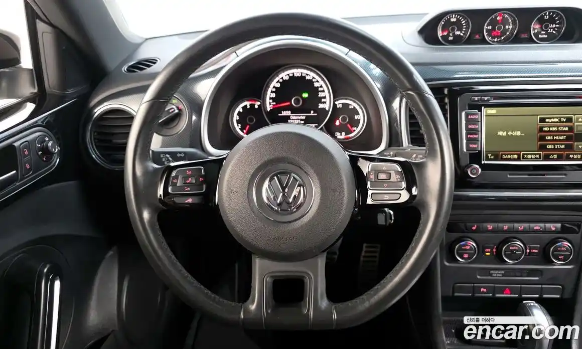 Volkswagen Beatle 2015 2.0 Автомат в Москве № 211758, фото 9