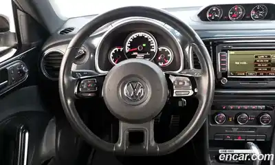 Volkswagen Beatle 2015 2.0 Автомат в Москве № 211758, миниатюра 9
