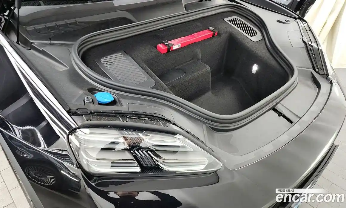 Porsche Macan 2025 0.2 Автомат в Москве № 213026, фото 8