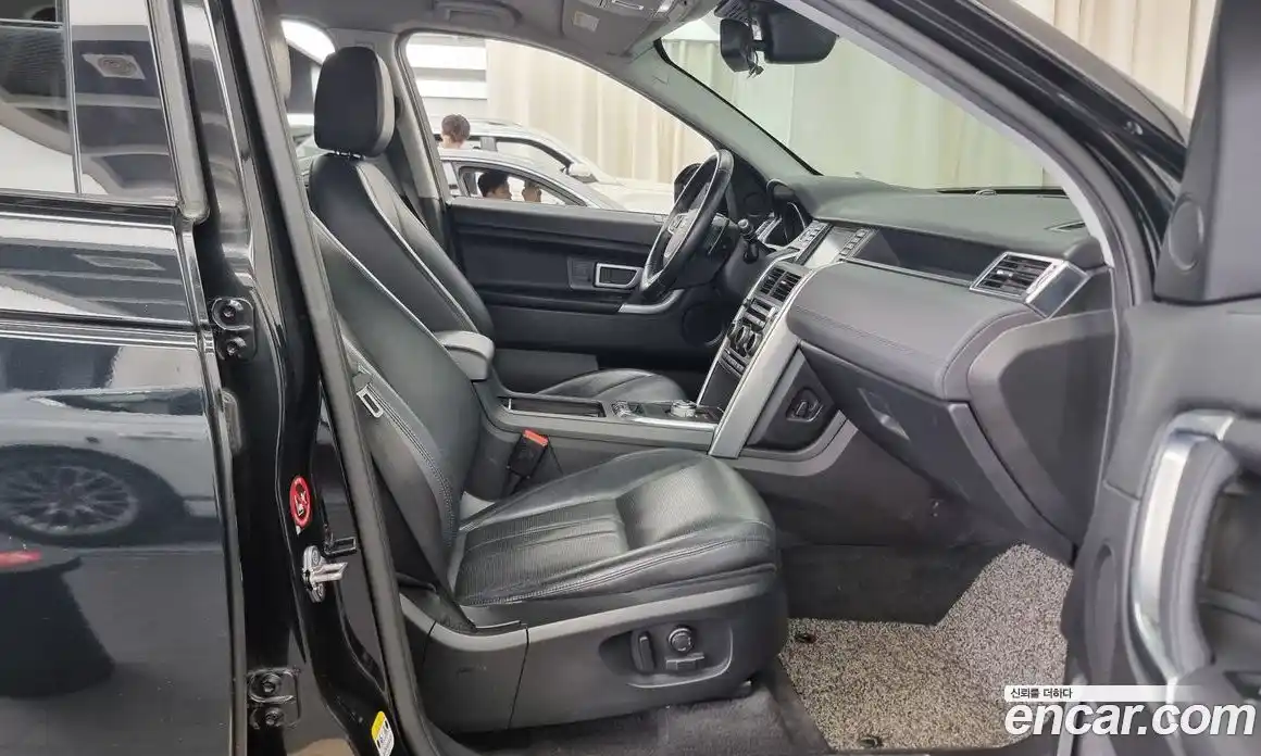 Land Rover Discovery Sport 2016 2.0 Автомат в Москве № 213723, фото 11