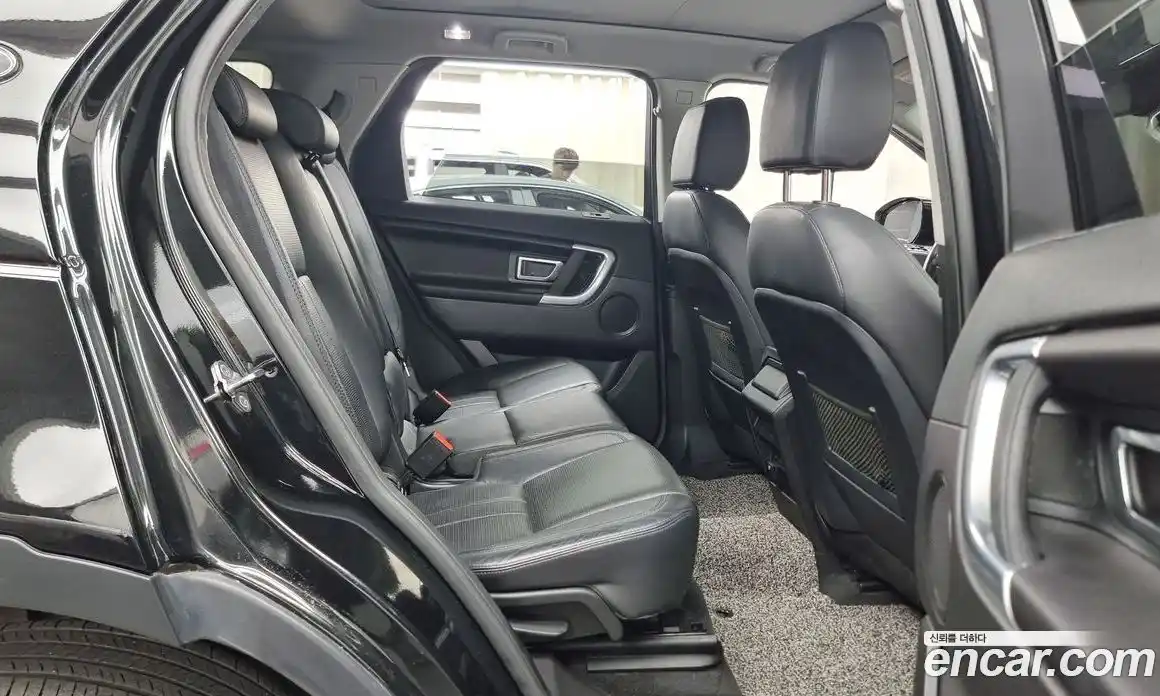 Land Rover Discovery Sport 2016 2.0 Автомат в Москве № 213723, фото 12