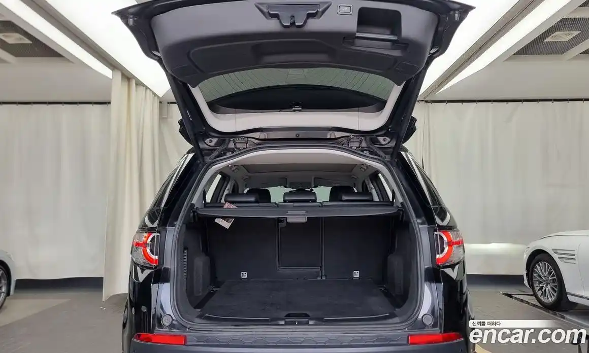 Land Rover Discovery Sport 2016 2.0 Автомат в Москве № 213723, фото 20